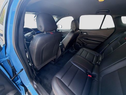 Used 2024 Chevrolet Trax RS FWD image 21