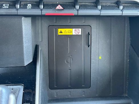 Used 2022 Toyota Tundra Limited RWD image 32