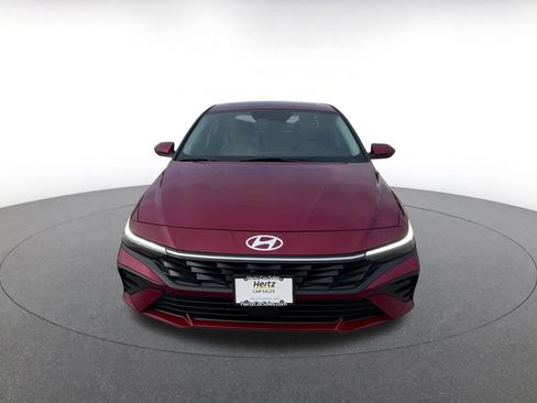 Used 2025 Hyundai Elantra Limited image 4