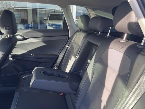 New 2025 Volkswagen Taos SE image 16