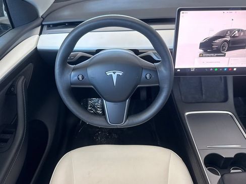 Used 2023 Tesla Model Y Long Range AWD/4WD image 13