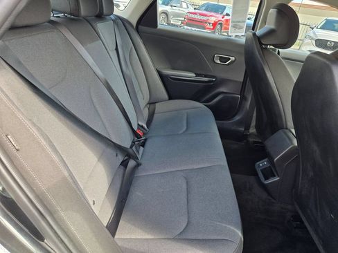 Used 2025 Kia K4 FWD image 29
