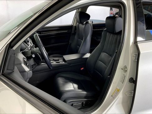 Used 2018 Honda Accord Touring image 36