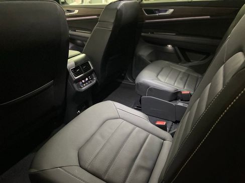 New 2026 Volkswagen Atlas SEL image 5