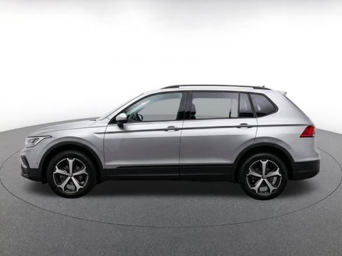 Used 2026 Volkswagen Tiguan SE FWD image 4