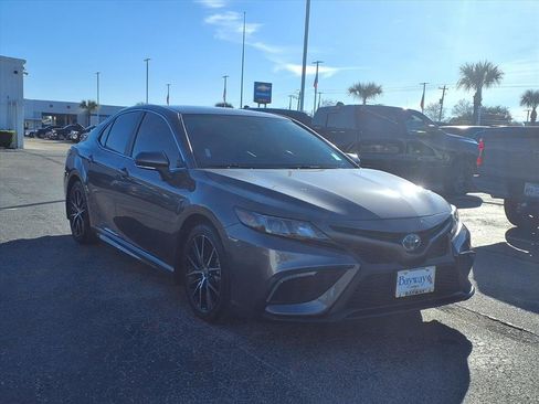 Used 2024 Toyota Camry SE image 20