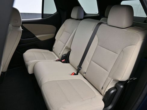 Certified 2023 Chevrolet Traverse LS image 36