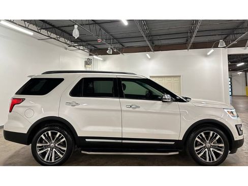 Used 2016 Ford Explorer Platinum AWD/4WD image 9