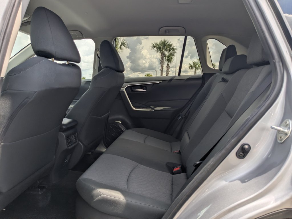 Used 2024 Toyota RAV4 XLE AWD/4WD image 15