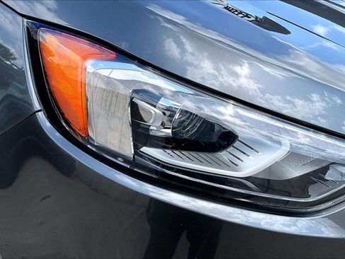 Used 2020 Ford Edge SE FWD image 27