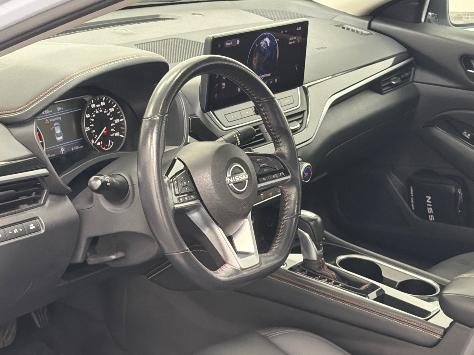 Used 2024 Nissan Altima 2.5 SR w/ SR Premium Package FWD image 13