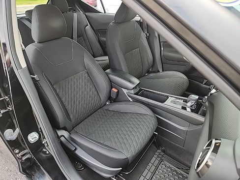 Used 2021 Nissan Kicks SV FWD image 33
