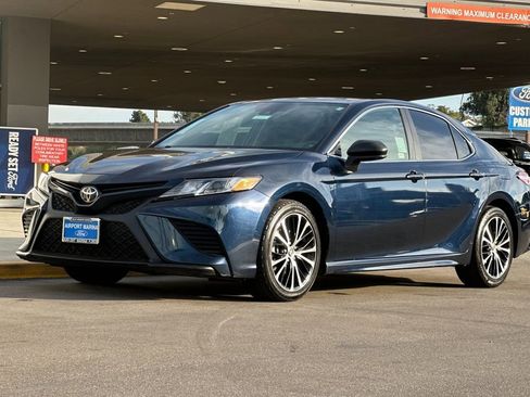 Used 2020 Toyota Camry SE image 9