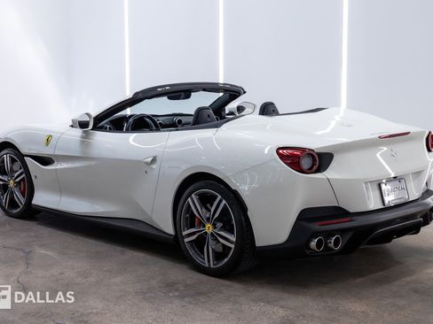 Used 2020 Ferrari Portofino RWD image 9