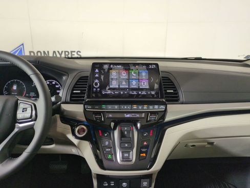New 2026 Honda Odyssey Touring image 18