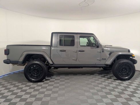 Used 2021 Jeep Gladiator Sport AWD/4WD image 4
