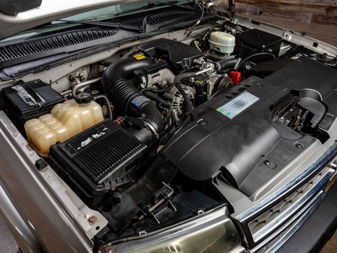 Used 2005 Chevrolet Silverado 3500 LT w/ Heavy-Duty Power Package image 35