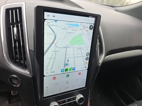 Used 2022 Ford Edge ST image 12