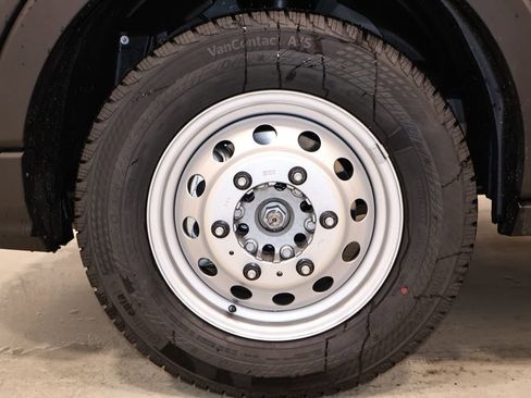 New 2026 Ford Transit 250 148 Medium Roof Extended AWD image 31