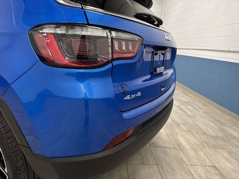 Used 2024 Jeep Compass Limited w/ Sun and Sound Group image 33