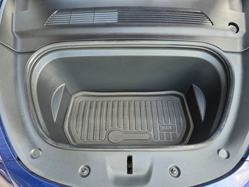 Used 2021 Tesla Model Y Long Range image 38