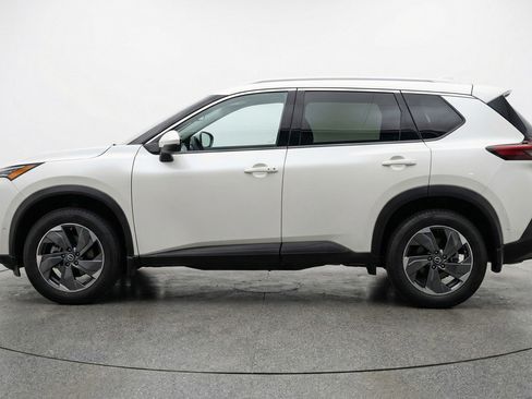 Used 2025 Nissan Rogue SV FWD image 5