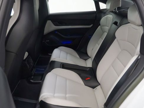 Used 2022 Porsche Taycan 4S w/ Premium Package image 19