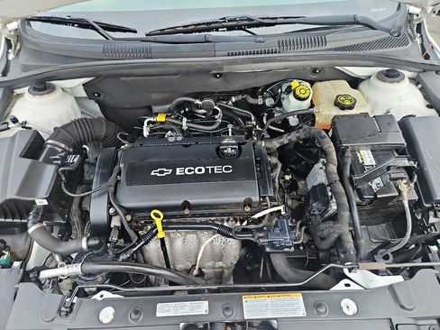 Used 2015 Chevrolet Cruze LS image 30