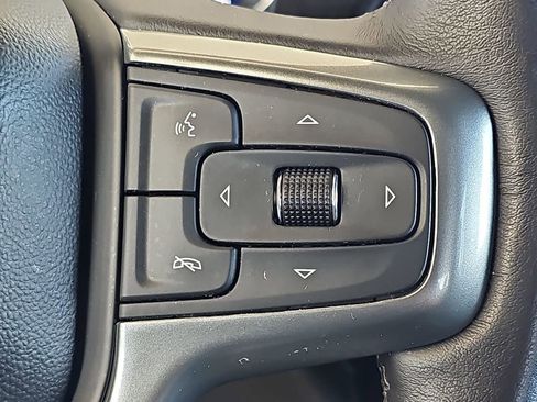Used 2022 Chevrolet Silverado 1500 LT AWD/4WD image 22