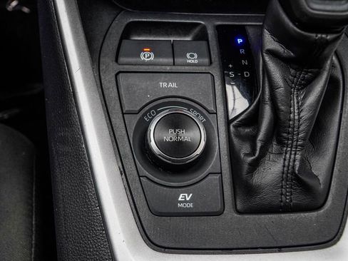 Used 2024 Toyota RAV4 XLE image 21