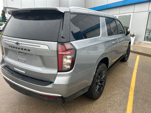 Used 2023 Chevrolet Suburban High Country AWD/4WD image 4
