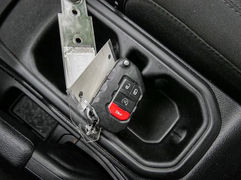 Used 2021 Jeep Gladiator Sport AWD/4WD image 34