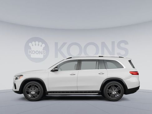 New 2026 Mercedes-Benz GLS 450 4MATIC image 2