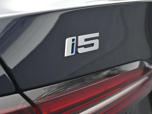 Used 2025 BMW i5 xDrive40 w/ M Sport Package AWD/4WD image 38
