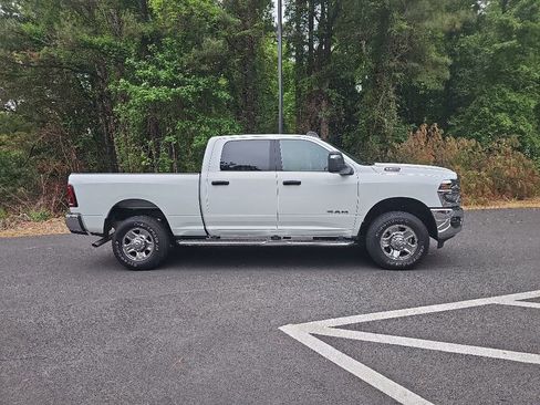 Used 2025 RAM 2500 Big Horn AWD/4WD image 4