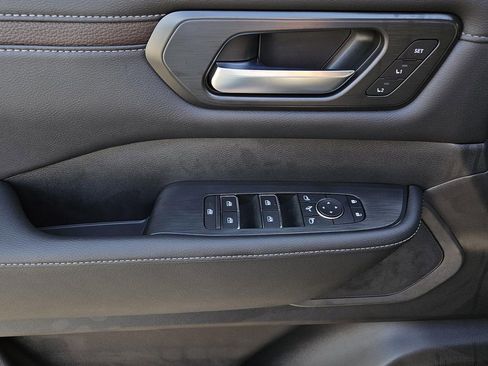 New 2026 Nissan Armada SL image 12