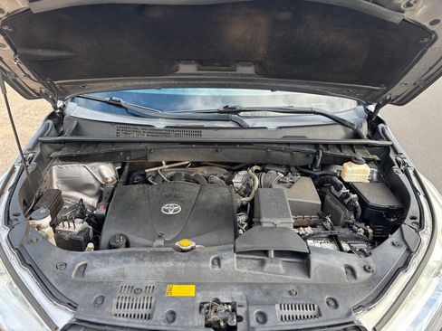 Used 2017 Toyota Highlander XLE image 22