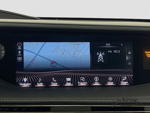 Used 2019 Lexus LS 500 w/ Accessory Package (Z2) image 17