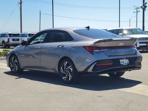 Used 2024 Hyundai Elantra Limited FWD image 3