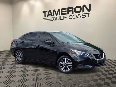 Used 2021 Nissan Versa SV image 1