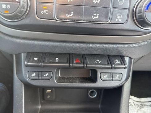 Used 2018 Chevrolet Colorado Z71 AWD/4WD image 19