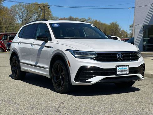 Certified 2023 Volkswagen Tiguan SE R-Line AWD/4WD image 2