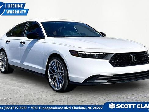 Used 2023 Honda Accord Sport image 1