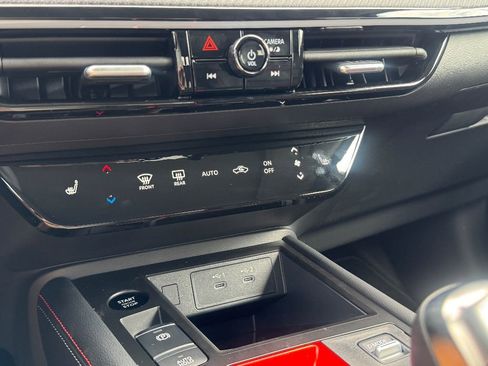 New 2025 Nissan Kicks SR w/ SR Premium Package image 18