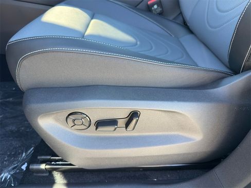 New 2026 Volkswagen Tiguan SE R-Line image 23