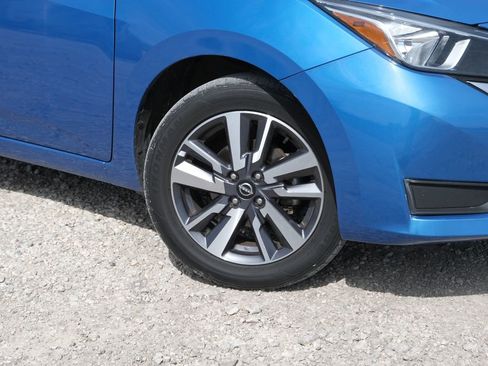 Used 2023 Nissan Versa SV image 29