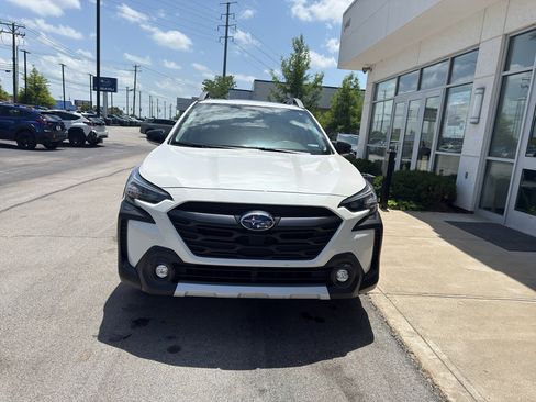 Used 2023 Subaru Outback Limited AWD/4WD image 8