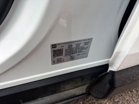Used 2025 Chevrolet Equinox LT FWD image 30