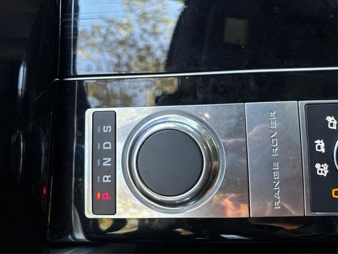 Used 2016 Land Rover Range Rover HSE image 33