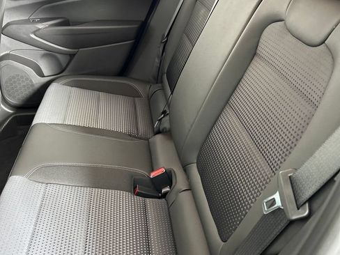 Used 2025 Chevrolet Trax LT FWD image 17